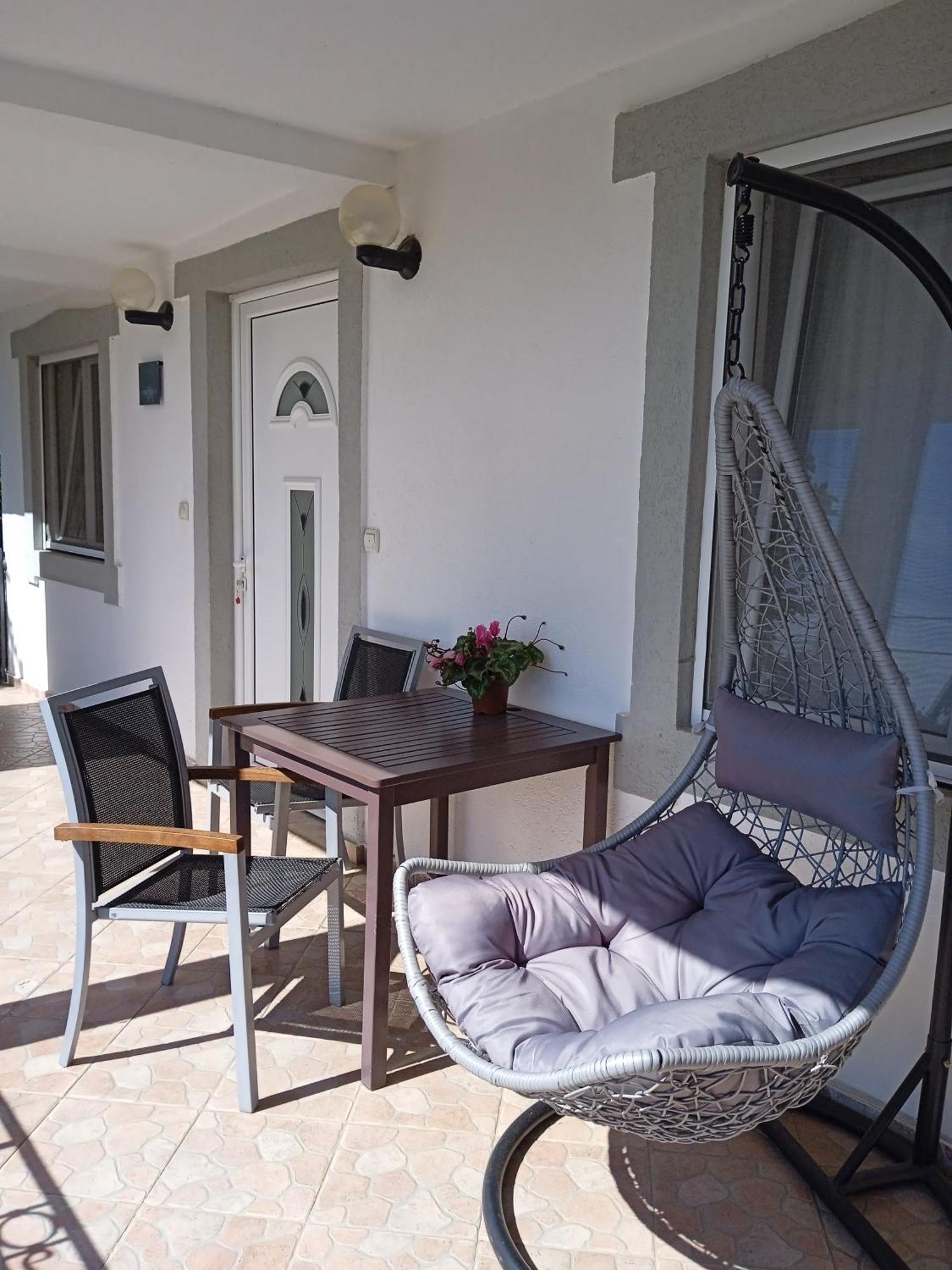 Aparttoni Dobra Voda Dış mekan fotoğraf